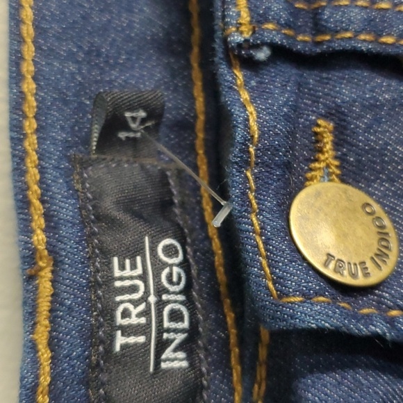 True Indigo shorts girls size 14 blue demin Bermuda length - Picture 4 of 6